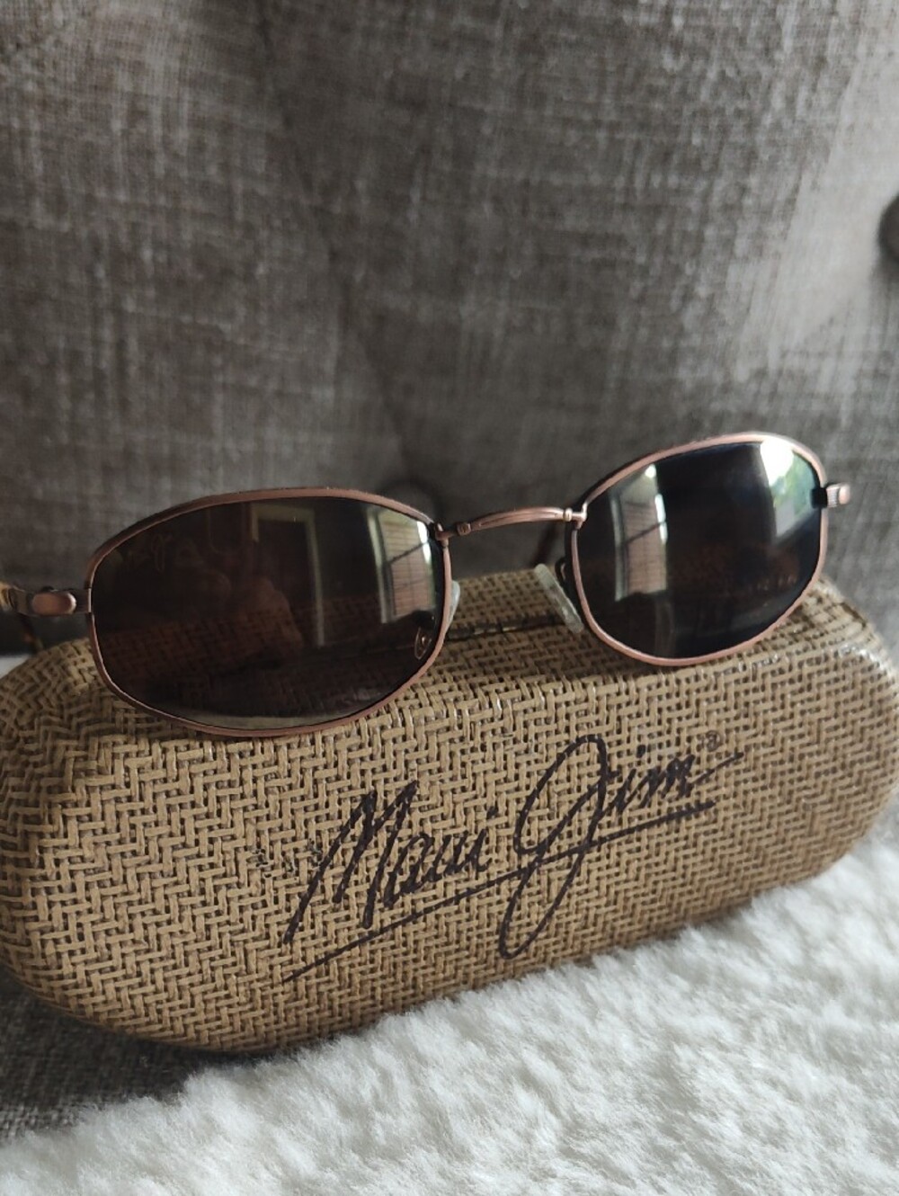 Beautiful Maui Jim Brown Lens Tortoiseshell Sunglasses with Textured Tan Case
